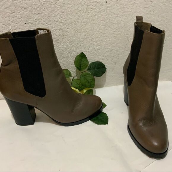 Coach Odelle Taupe Leather Slip On Block Heel Chelsea Ankle Boots Women's 9 B - Picture 2 of 14